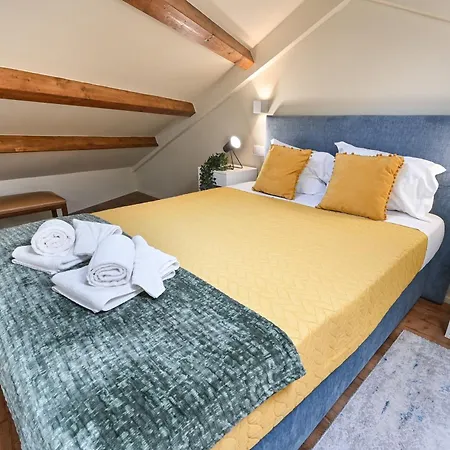 Cosy Housetypical Space In By Su E Luis Вилла Порту