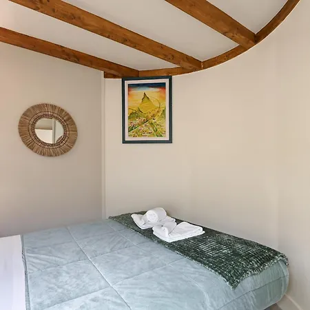 Villa Cosy Housetypical Space In By Su E Luis