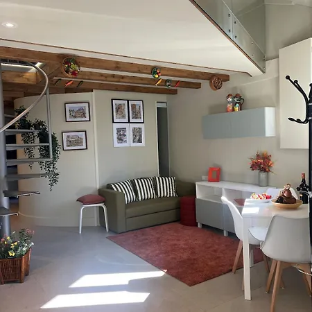 빌라 Cosy Housetypical Space In By Su E Luis *