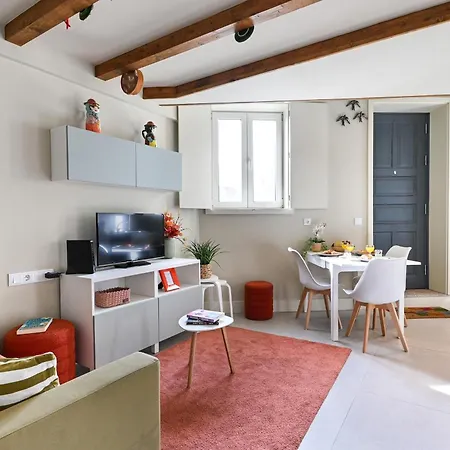 Cosy Housetypical Space In By Su E Luis 포르투