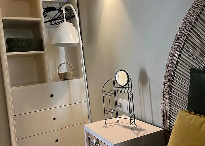 Cosy Housetypical Space In By Su E Luis 波尔图