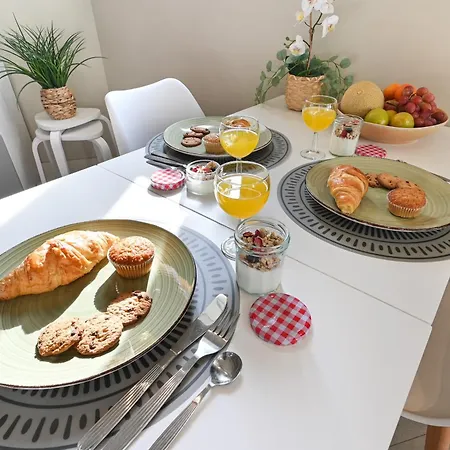 Cosy Housetypical Space In By Su E Luis ヴィラ