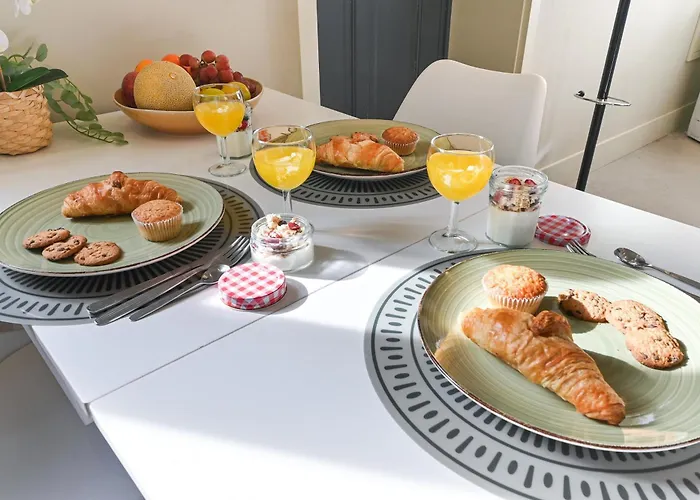 Vila Cosy Housetypical Space In By Su E Luis *